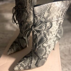 Brand NEW Show Stopping On Trend, Gray Snakeskin Booties, Size 11.